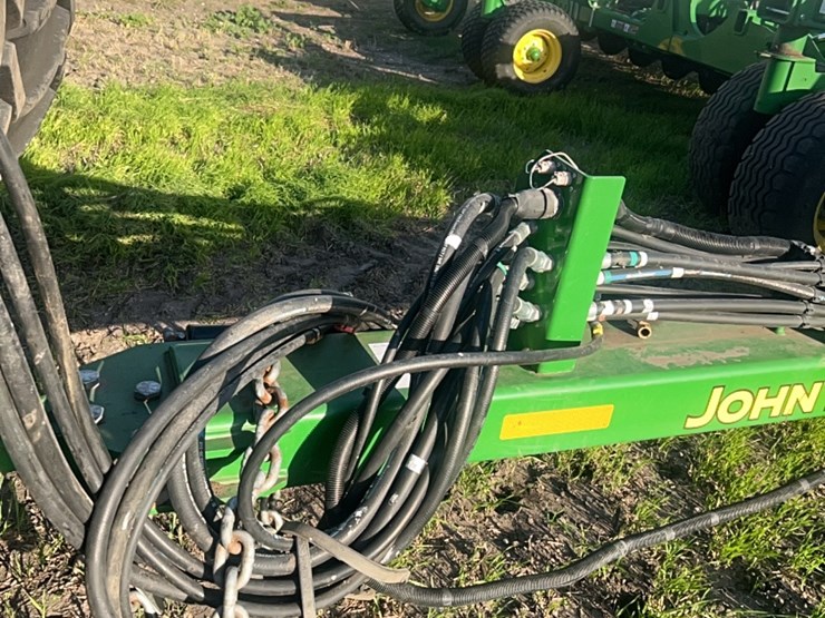 2018-john-deere-1910-image-55