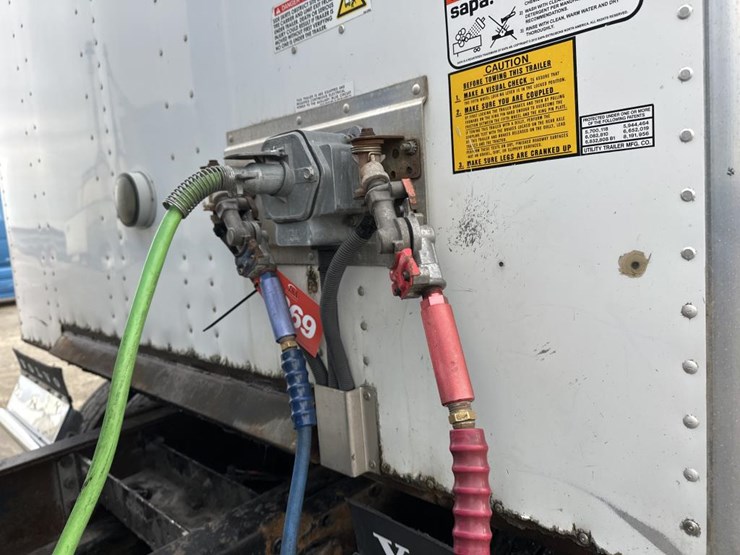 2015-utility-53'-image-19