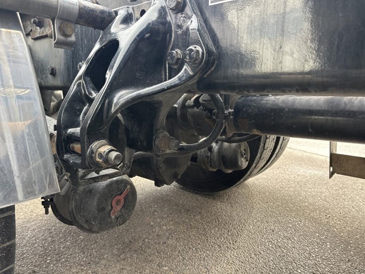 2020-kenworth-t680-image-37