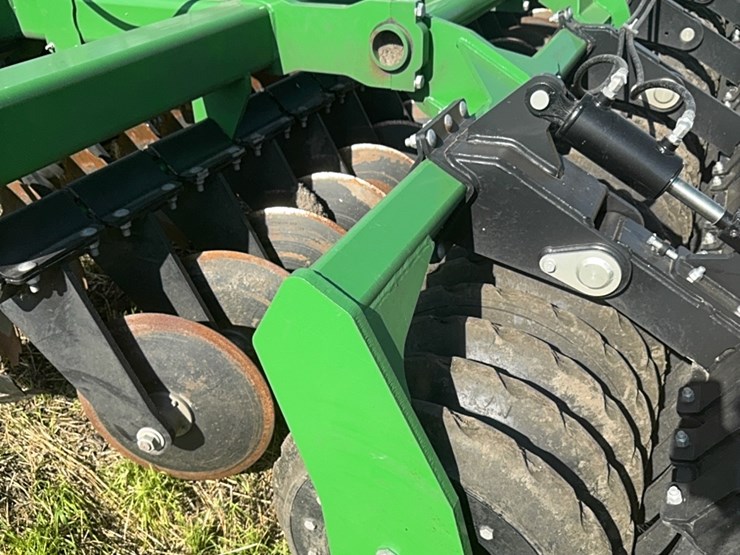 2023-john-deere-h-image-68