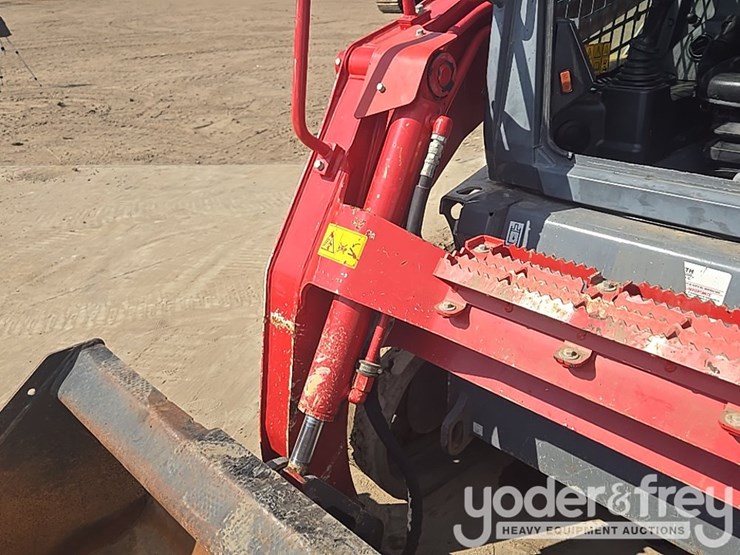 2023-takeuchi-tl12v2-image-34