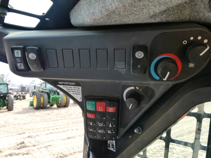 2023-deere-317g-image-12