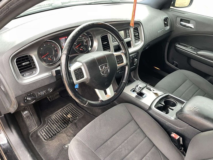 2012-dodge-charger-4-door-sedan-(217,933-miles)-image-11