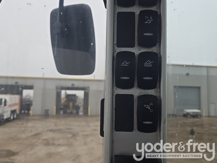 2017-volvo-l110h-image-77