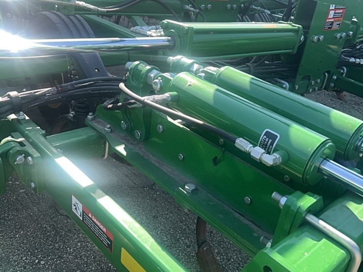 2022-john-deere-52-image-88