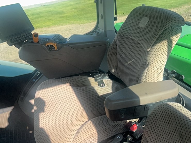 2016-john-deere-9520r-image-123