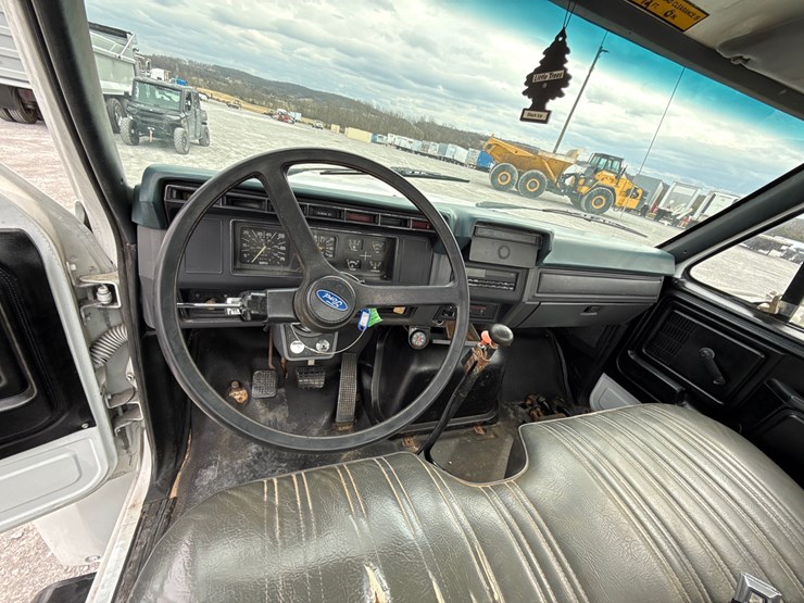 1994-ford-f800-image-27