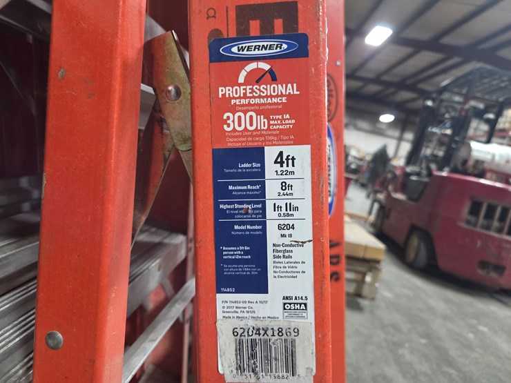 #5365-•-(7)-8'-step-ladders,-(1)-4'-step-ladder-image-6