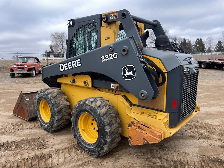 2019-john-deere-332-image-2