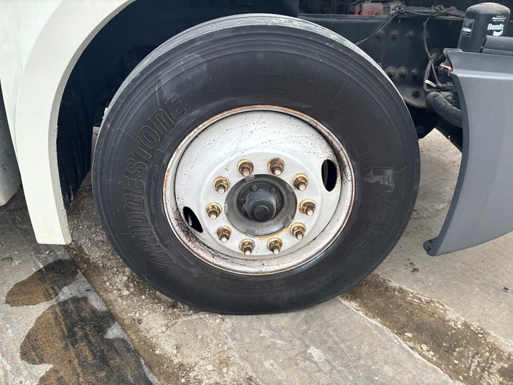 2018-freightliner-cascadia-126-image-66