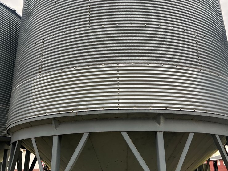 lot-22.-cenex-hopper-bin,-micada-bottom,-includes-golden-aire-single-phase-bin-fan-image-15