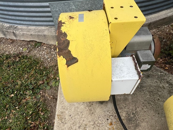 lot-25.-5,000-bu.-grain-bin-to-be-moved,-bin-fan-included,-motor-needs-some-work,-single-phase-(bin-3)-image-8