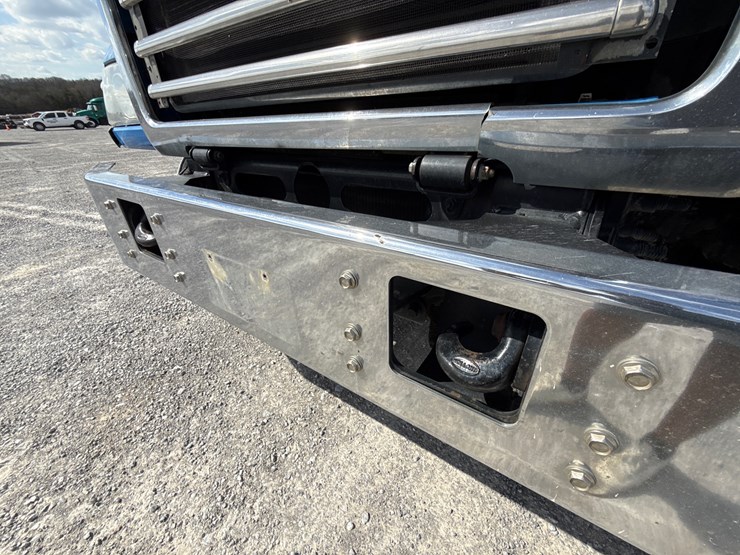 2017-mack-granite-gu713-image-13