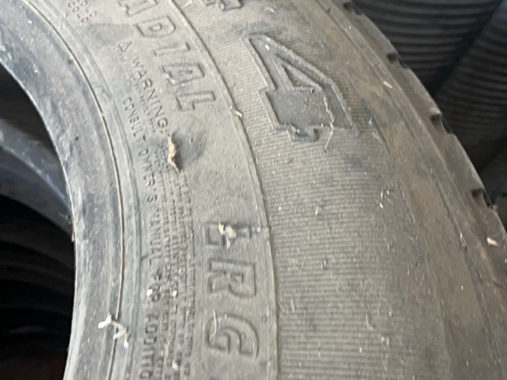 set-of-eight-truck-tires,-size-is-275/80/r-22.5,-all-are-excellent-shape-image-30