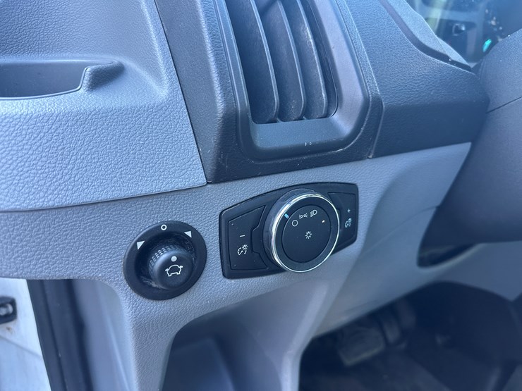 2017-ford-transit-image-41