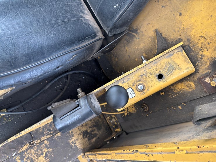 #2302-•-hyster-275-forklift-image-43