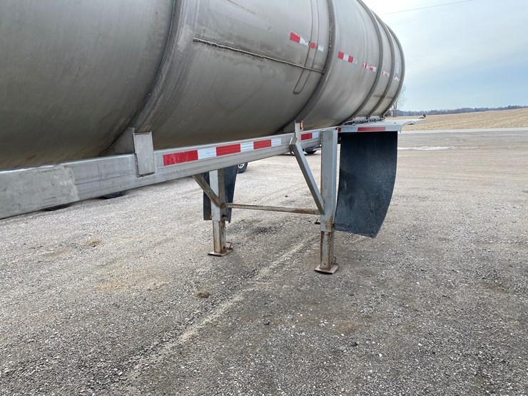 #504-•-2012-northern-8,500-gallon-semi-manure-tanker-(has-wi-title)-(waupun,-wi)-image-50