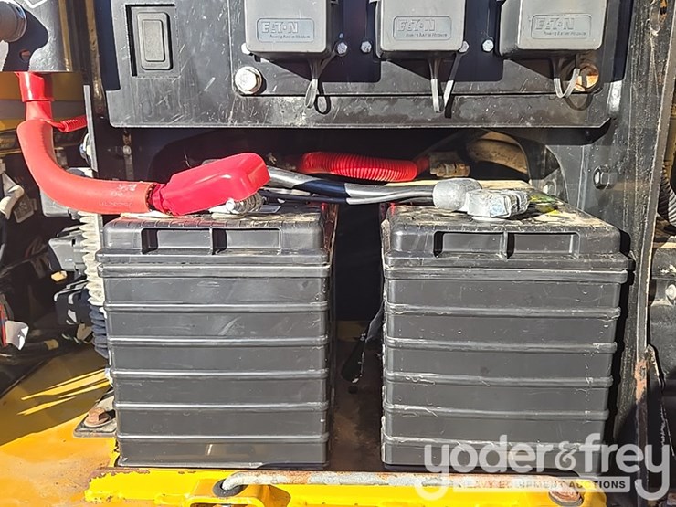 2018-deere-700k-image-75