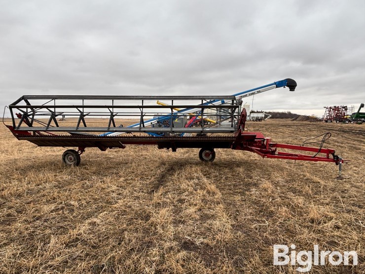 case-725-pull-type-swather-image-2