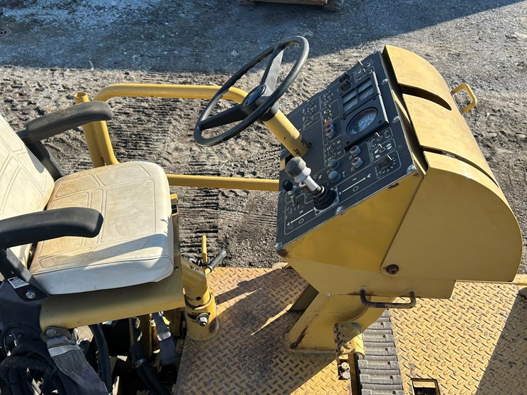 caterpillar-ap-650b-image-45