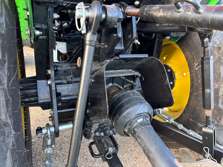 2022-john-deere-3025e-image-8