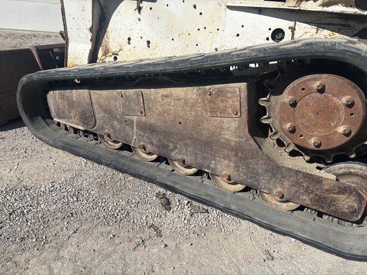 2007-bobcat-t300-image-52