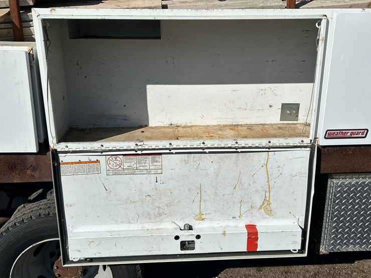 2005-ford-f550-image-21