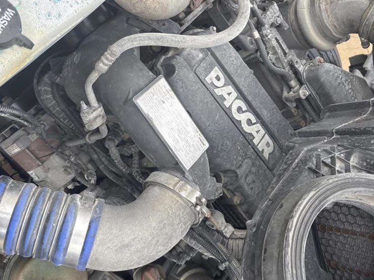 2019-peterbilt-579-image-22