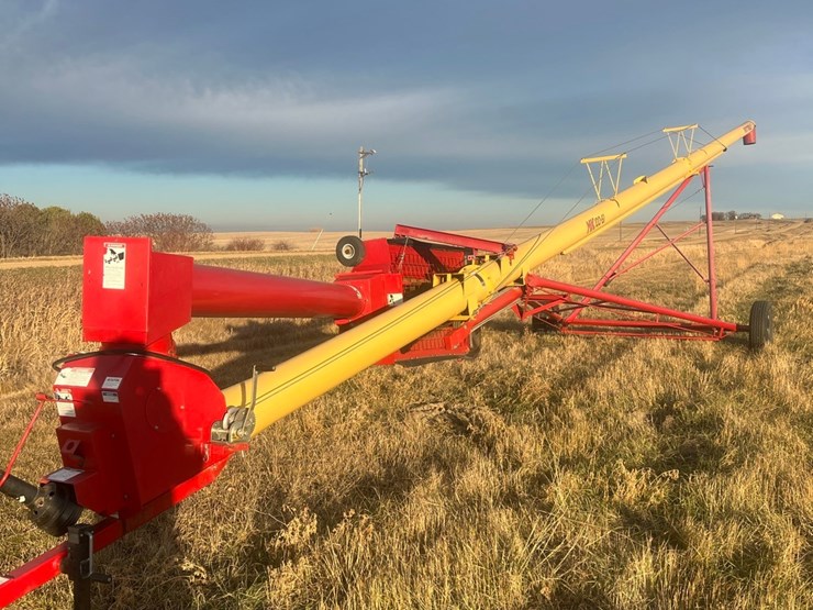 lot-37.-westfield-model-mk-100-61-grain-auger,-has-swing-out-hopper,-fully-pto-driven,-nice-shape,-newer-auger,-used-little-image-11