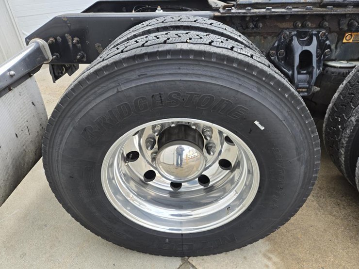 2018-kenworth-t680-image-76