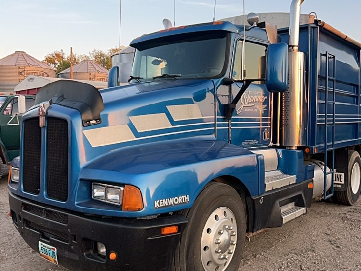 1990-kenworth-t600-image-16
