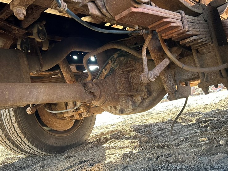 2005-ford-f550-image-37