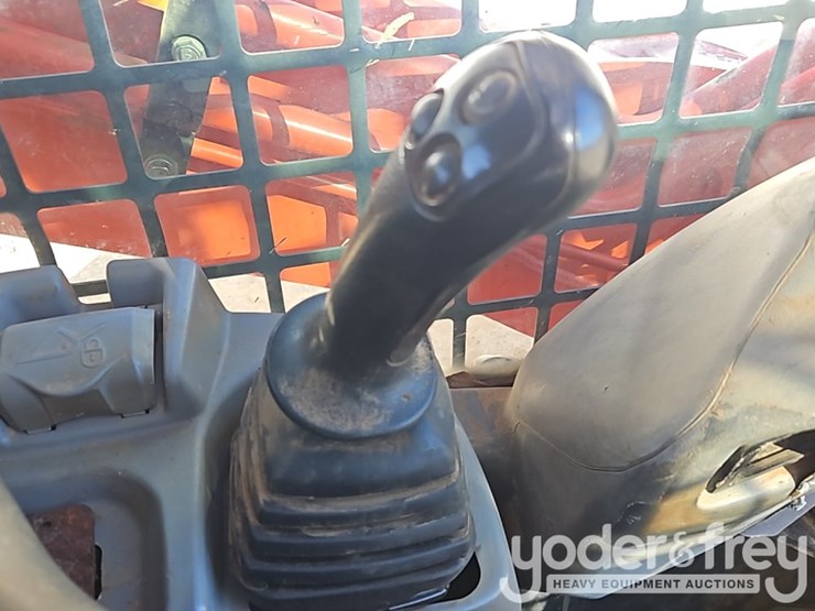 2017-kubota-svl75-2-image-31