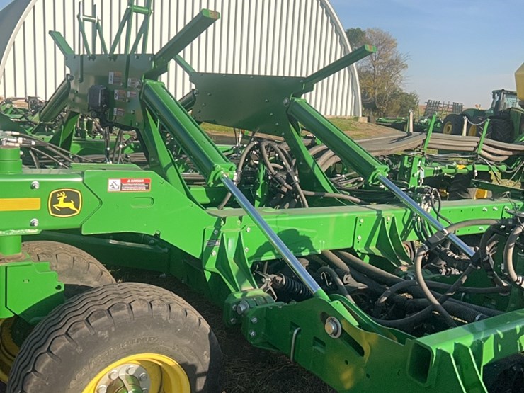 2018-john-deere-1910-image-81