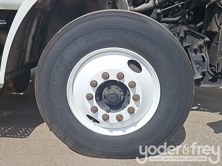 2017-international-8600-image-32