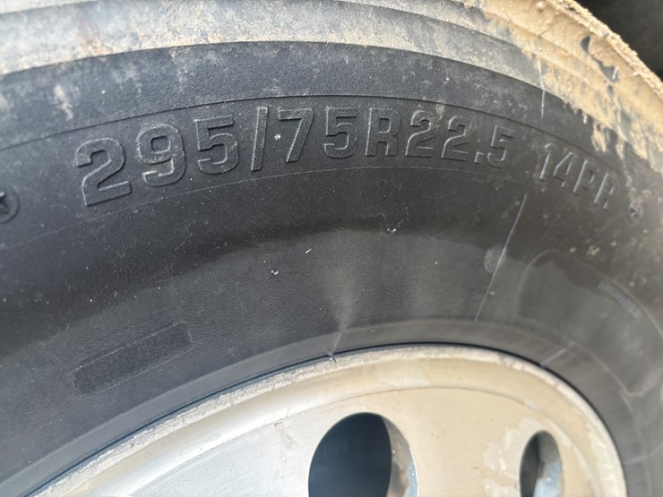 2016-freightliner-cascadia-113-image-75