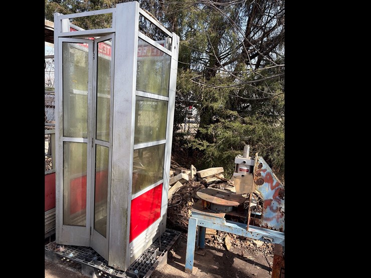 #2-•-vintage-phone-booth-image-2