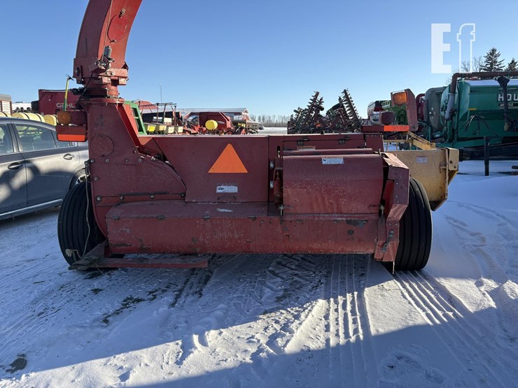 new-holland-fp240-image-8