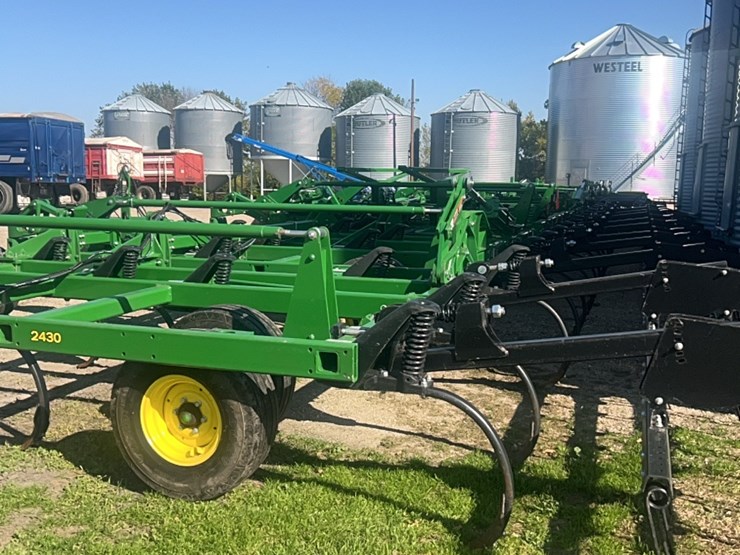 2022-john-deere-52-image-12