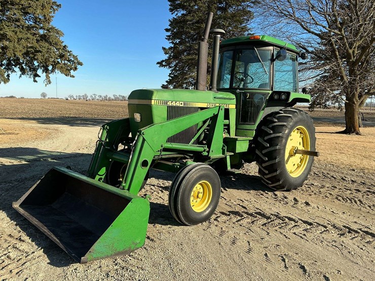 1980-john-deere-4440-image-1