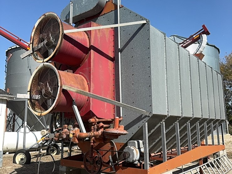 super-b-grain-dryer,-automatic-stage-controlled,-single-phase,-5512-hours,-excellent-working-condition-image-1