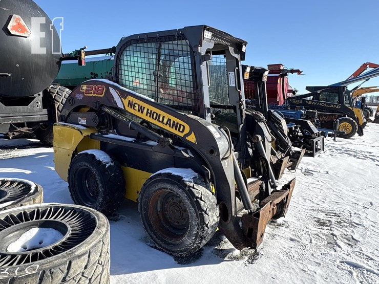 2016-new-holland-l218-image-1