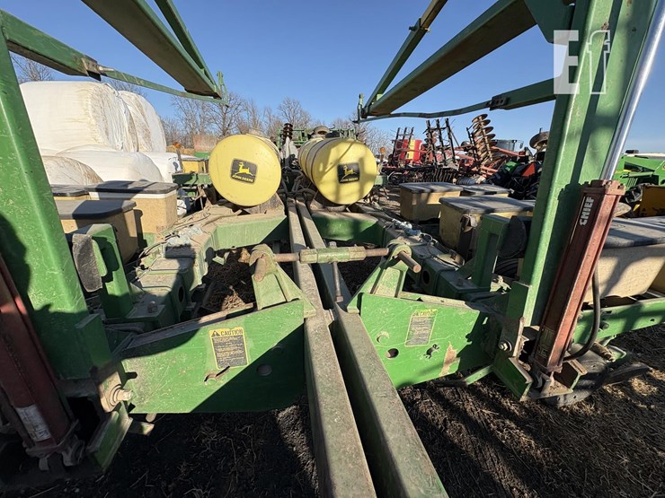 john-deere-7000-image-3