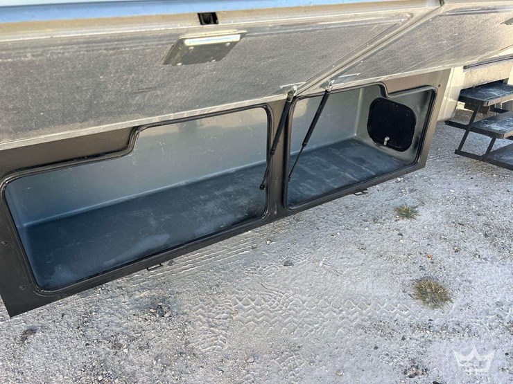 2008-freightliner-allegro-bay-class-a-motorhome-image-30