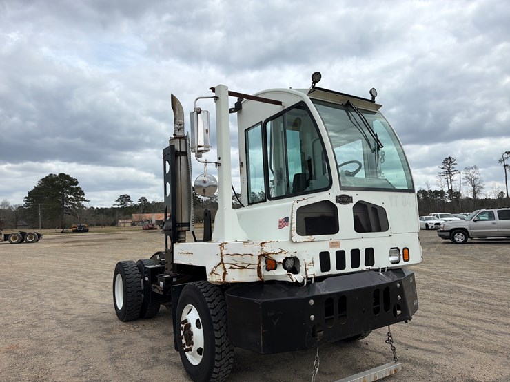 2016-autocar-xspotter-image-2