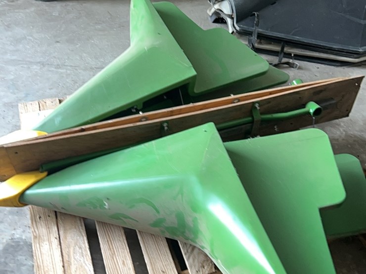 (2)-john-deere-poly-dividers-image-9