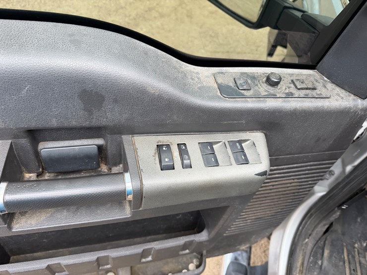 2011-ford-f250-image-10