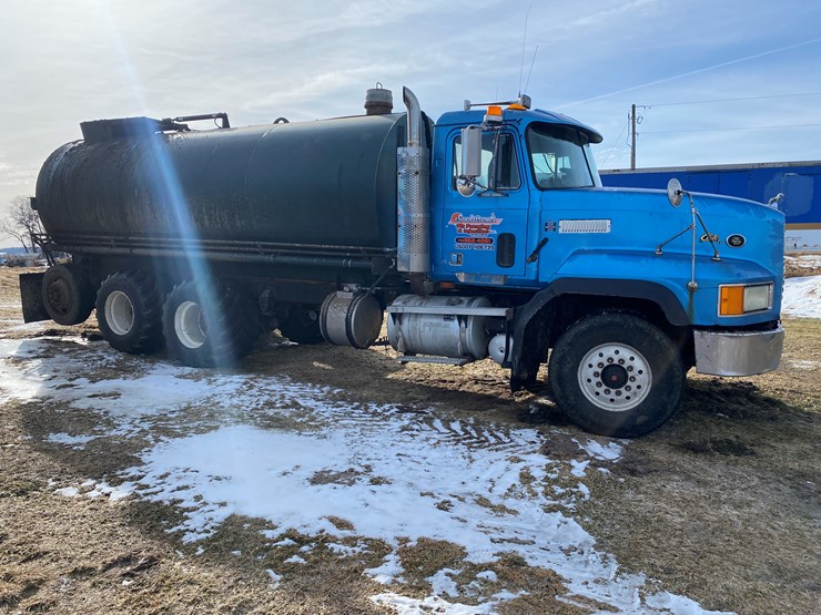 #425-•-mack-elite-cl-713-manure-truck-(has-wi-title)-(colfax,-wi)-image-3