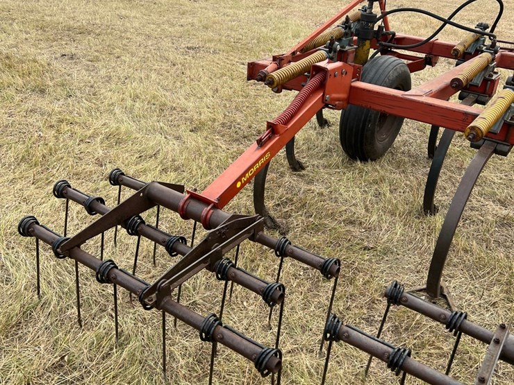 lot-49.-1981-33’-morris-magnum-model-cp-731-chisel-plow-w/3-bar-harrows,-well-maintained-unit,-super-clean-and-straight,-check-photos-image-33