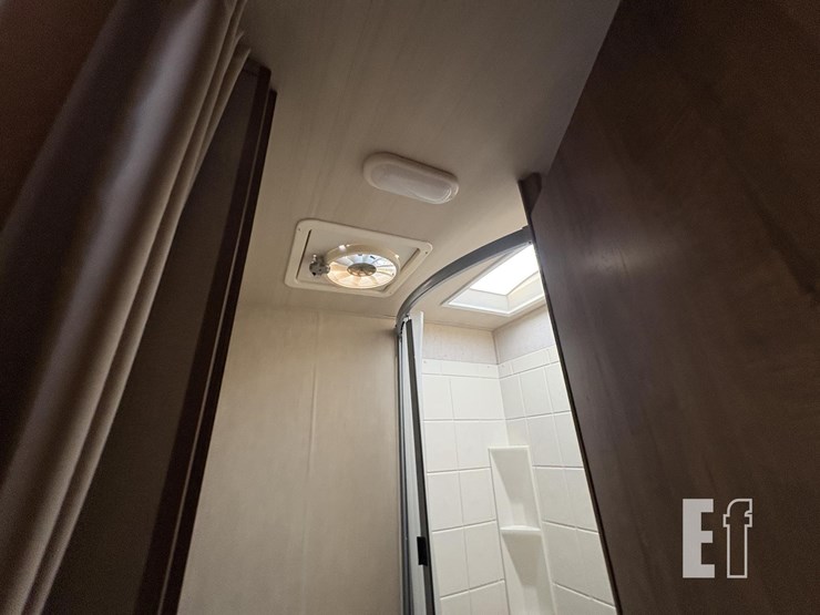 2018-gulf-stream-coach-vista-cruiser-23rss-image-14